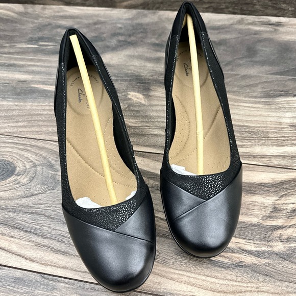 NIB Clarks Emily Alexa 9M Black Leather Comfort Dress Pumps Heels - Picture 2 of 12